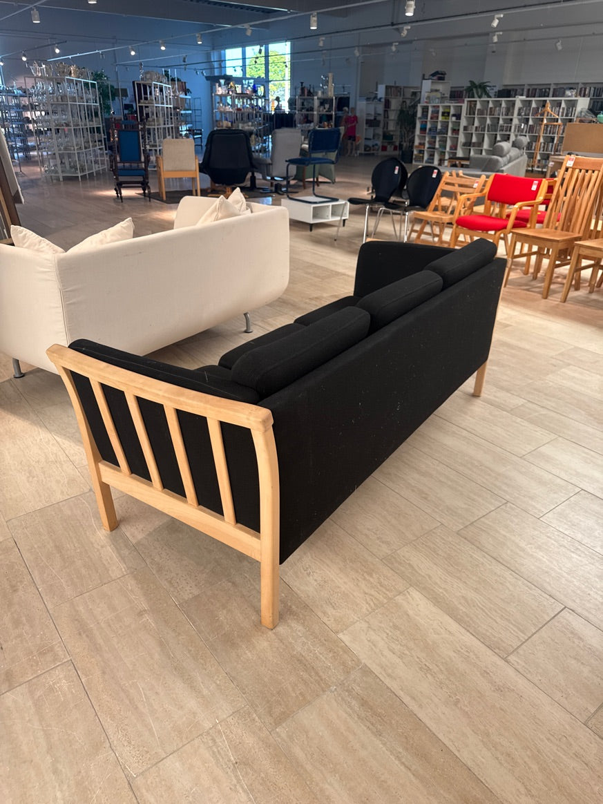 Sofa sort i stof